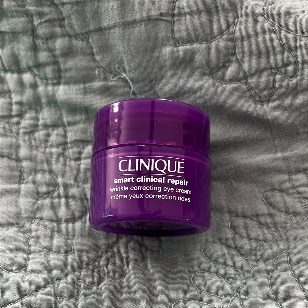 Clinique Smart Clinical Repair Eye Cream - Vibrant Purple